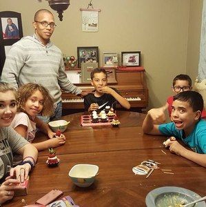 Meet your Posher, Kenneth